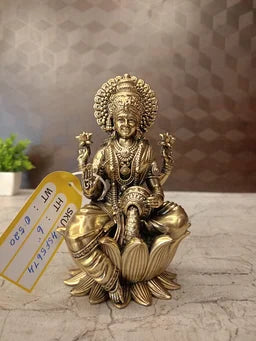 Brass Maha Lakshmi Idol with Coin Pot – Fine Art Goddess Lakshmi Statue for Wealth, Prosperity & Pooja Décor