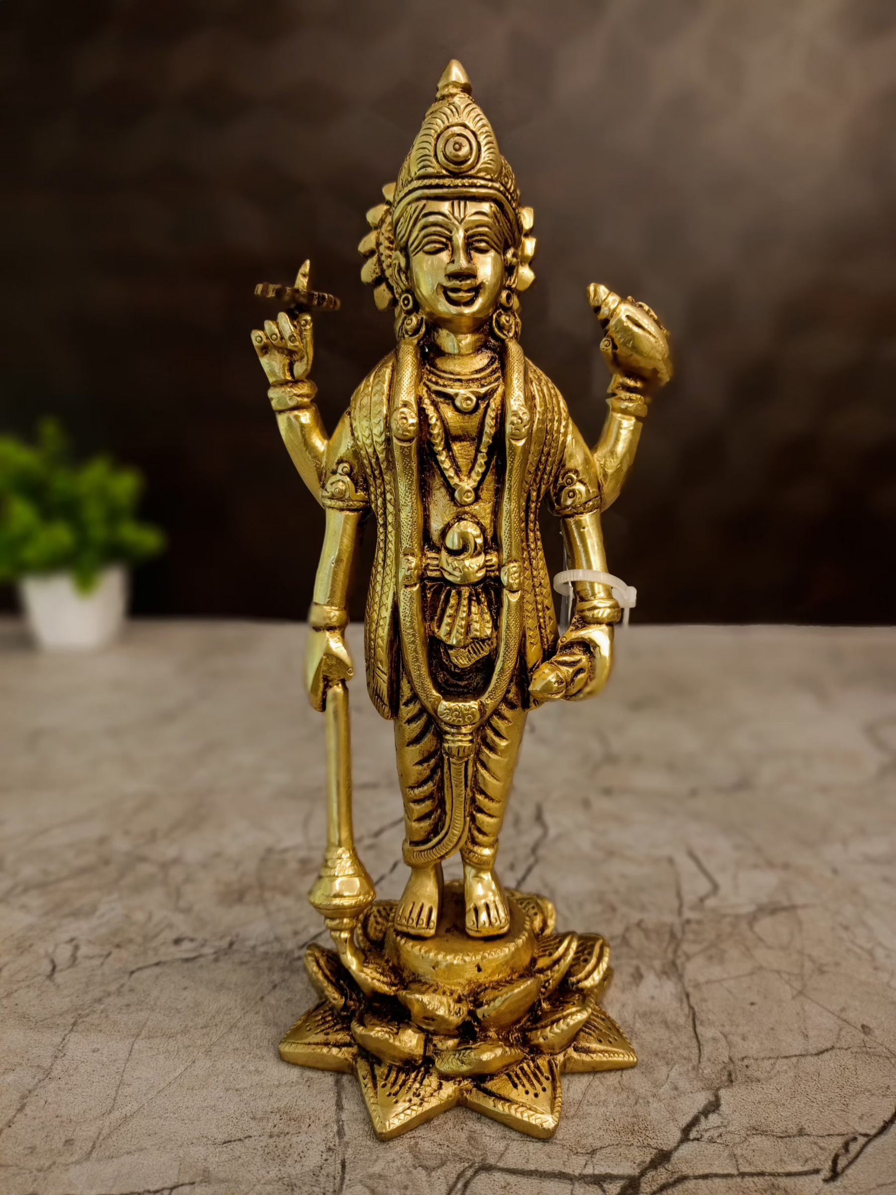 Majestic 9″ Brass Maha Vishnu Idol | Premium Golden Finish Statue for Home Pooja & Vastu