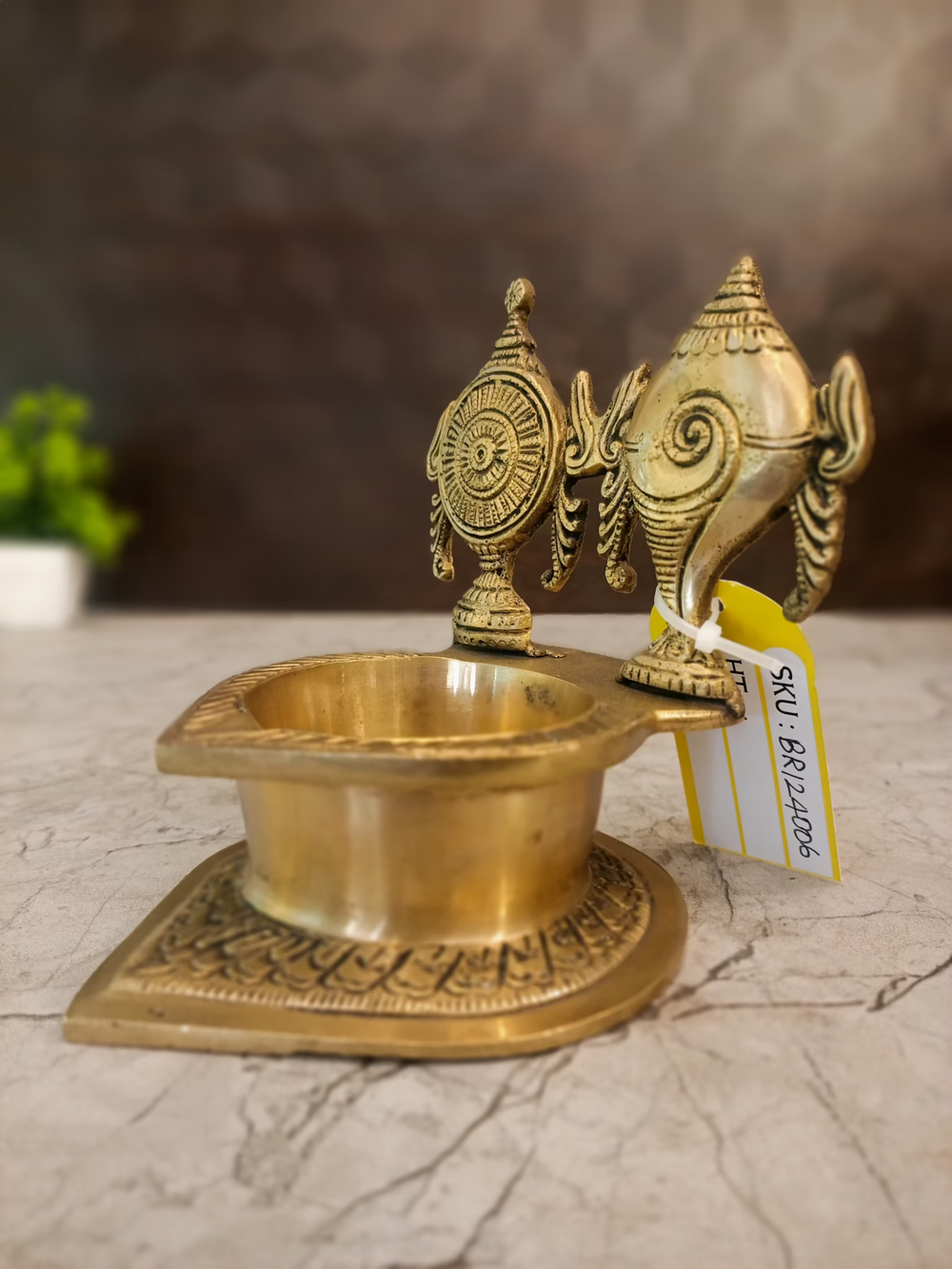 Divine Shankha Chakra Brass Deepam – Traditional Vishnu Symbol Decor