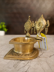 Divine Shankha Chakra Brass Deepam – Traditional Vishnu Symbol Decor